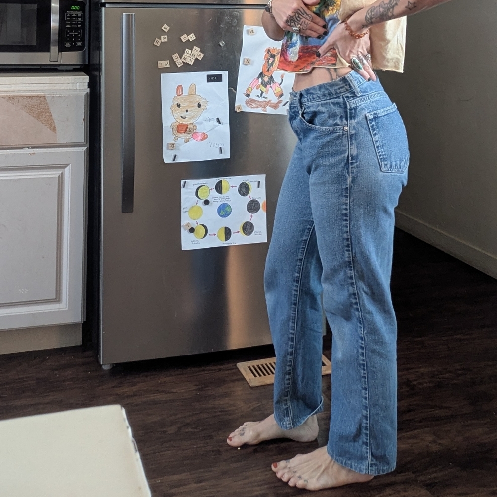 Calvin Klein Size 27 Jeans Boyfriend Jean - Picture 4 of 13